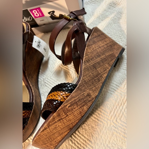 Mossimo Vondra Platform Heel Pumps Braided Tan Black Wood tone Sole 70s Size 8.5 - Picture 13 of 16